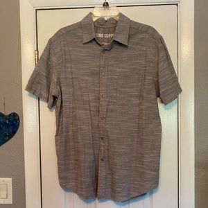 Short sleeve light weight button down shirt
